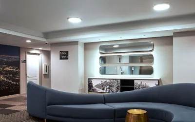 Photo 3 - Hampton Inn & Suites Los Angeles/Sherman Oaks