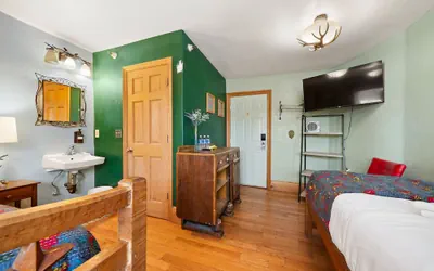 Photo 4 - Qupqugiaq Inn