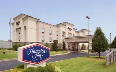 Photo 2 - Hampton Inn Siloam Springs