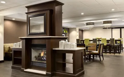 Photo 4 - Hampton Inn Dover