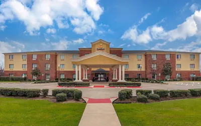 Photo 2 - Comfort Suites Ennis