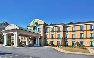 Photo 2 - Holiday Inn Express & Suites Macon - I-475 By IHG