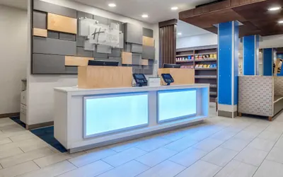 Holiday Inn Express & Suites Macon - I-475 By IHG