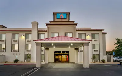 Photo 2 - Motel 6 Hesperia, CA - West Main Street I-15