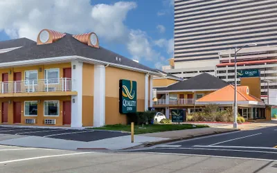 Photo 2 - Quality Inn Flamingo