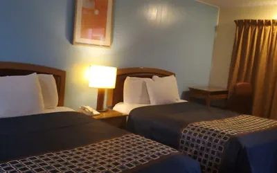 Photo 5 - Alamo Motel