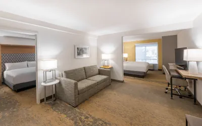 Photo 3 - Holiday Inn Hotel & Suites Orange Park by IHG