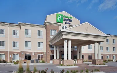 Photo 2 - Holiday Inn Express & Suites Cherry by IHG