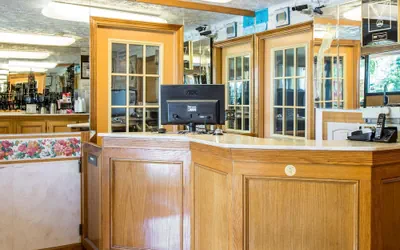 Photo 3 - Rodeway Inn & Suites Branford - Guilford
