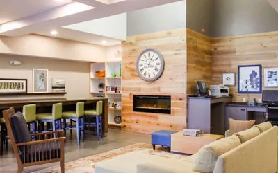 Photo 4 - Country Inn & Suites by Radisson, Chester, VA