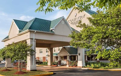 Photo 2 - Country Inn & Suites by Radisson, Chester, VA