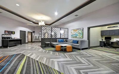 Photo 4 - Hampton Inn & Suites Los Angeles Burbank Airport