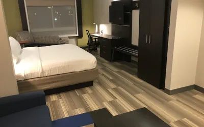 Photo 4 - Holiday Inn Express Hotel & Suites Canton by IHG