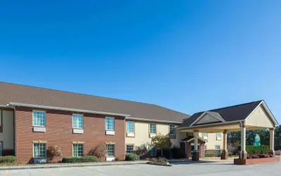Photo 2 - La Quinta Inn by Wyndham Calhoun South I-75