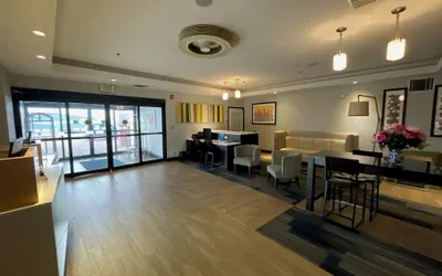 Photo 5 - Comfort Inn & Suites Miami - Route 66