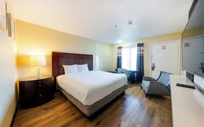 Photo 2 - King City Motel by OYO Pasco