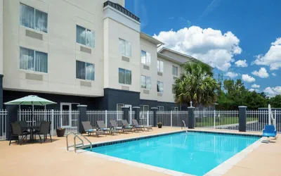 Photo 2 - Fairfield Inn & Suites Marianna