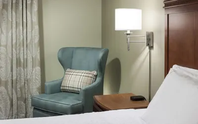 Photo 5 - Hampton Inn & Suites Davenport