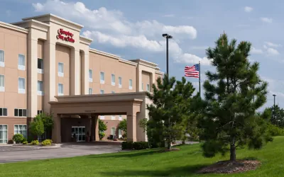 Photo 2 - Hampton Inn & Suites Davenport