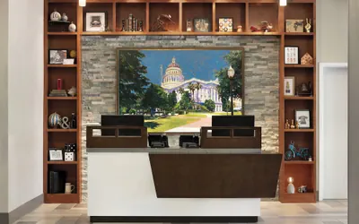 Photo 4 - Four Points by Sheraton Sacramento International Airport