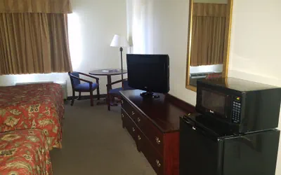 Photo 5 - HomeTown Hotel Bryant