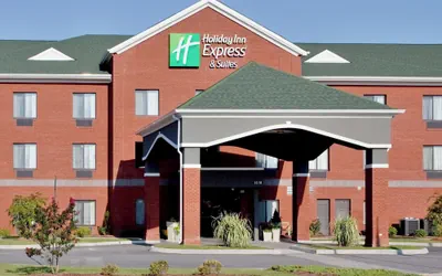 Photo 2 - Holiday Inn Express Hotel & Suites Suffolk by IHG