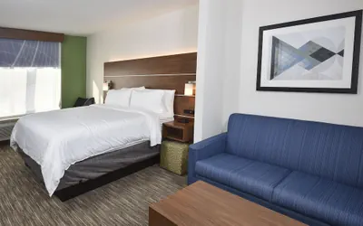 Photo 4 - Holiday Inn Express Selma by IHG