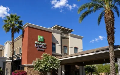Holiday Inn Express & Suites Phoenix - Glendale Sports Dist by IHG