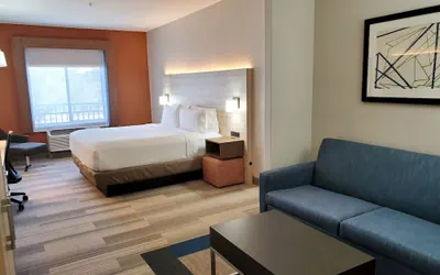 Photo 3 - Holiday Inn Express & Suites Phoenix - Glendale Sports Dist by IHG