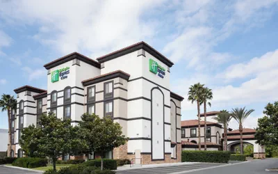 Photo 2 - Holiday Inn Express and Suites Ontario Airport by IHG