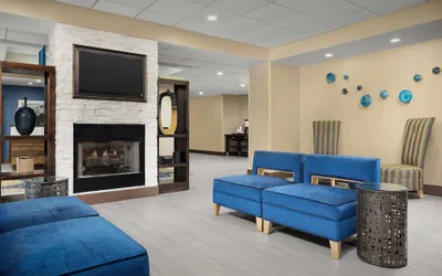 Photo 2 - Hampton Inn Syracuse Clay