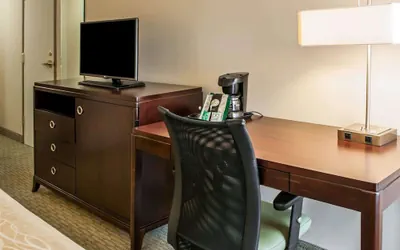 Photo 5 - Comfort Inn Bloomington near University