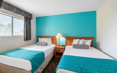 Photo 5 - Howard Johnson Suites by Wyndham San Diego Chula Vista/BayFt