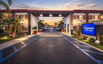 Photo 2 - Express Inn & Suites