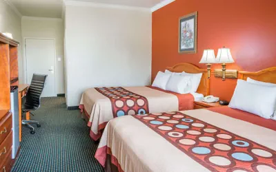 Photo 4 - Super 8 by Wyndham Brookshire TX