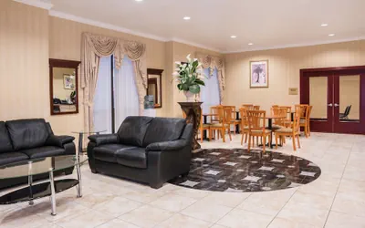 Photo 2 - Super 8 by Wyndham Brookshire TX