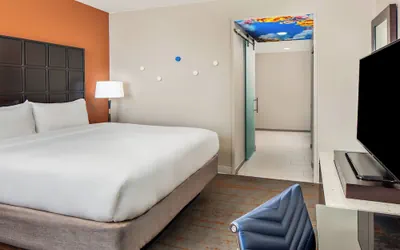 Photo 4 - Renaissance Indianapolis North Hotel
