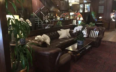 Photo 5 - Park Plaza Hotel