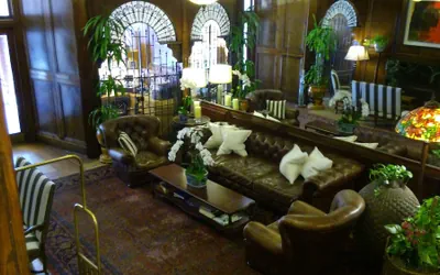 Photo 4 - Park Plaza Hotel