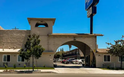 Photo 2 - Rodeway Inn National City San Diego South