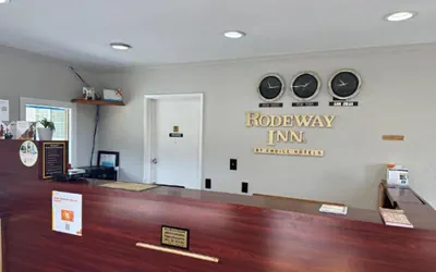 Photo 3 - Rodeway Inn National City San Diego South