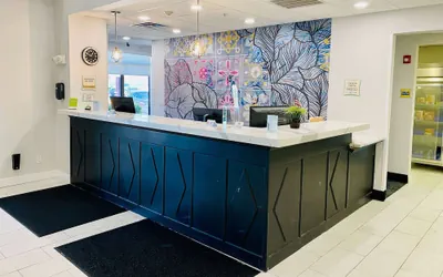 Photo 3 - La Quinta Inn & Suites by Wyndham Mt. Laurel - Philadelphia