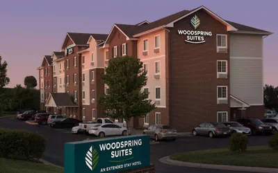Photo 2 - WoodSpring Suites Kansas City Lenexa