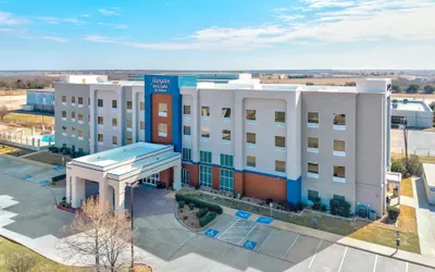 Photo 2 - Hampton Inn Corsicana
