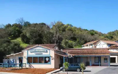 Photo 2 - Marinwood Inn & Suites