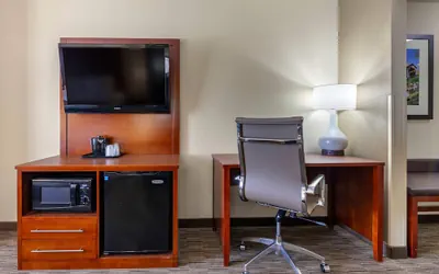 Photo 5 - Comfort Suites Oshkosh West