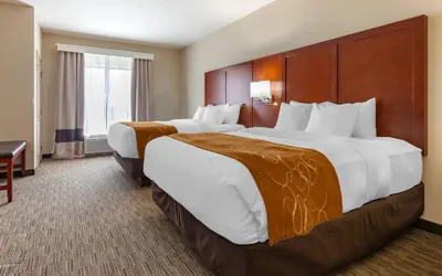 Photo 2 - Comfort Suites Oshkosh West
