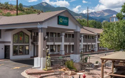 Photo 2 - Quality Inn & Suites Manitou Springs at Pikes Peak / Garden of the Gods