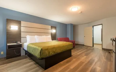 Photo 3 - Quality Inn & Suites Manitou Springs at Pikes Peak / Garden of the Gods