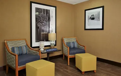 Photo 5 - Hampton Inn & Suites Madisonville